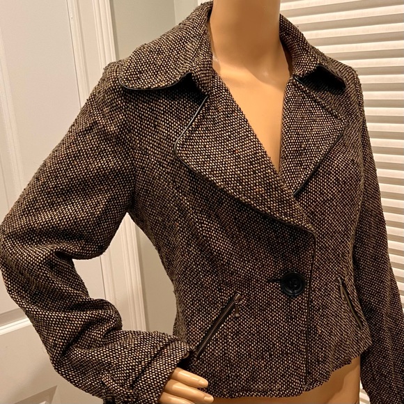 CAbi Short Tweed Jacket Single Button Size 8 - Picture 2 of 8